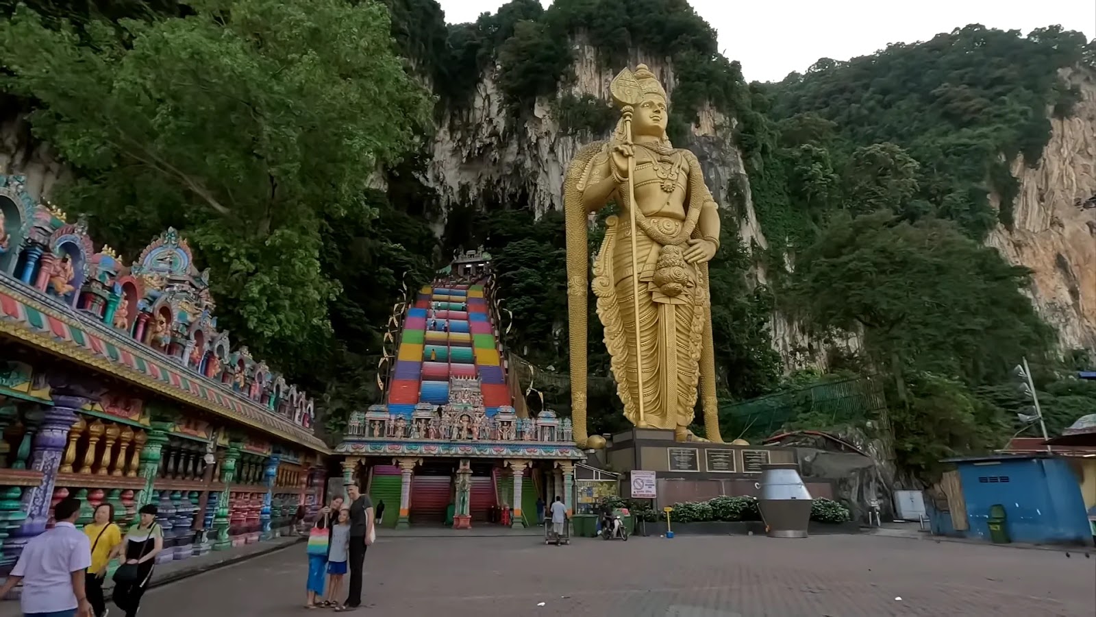 Exciting Kuala Lumpur in a Day: Caves, Temples, Markets, and Thrills!