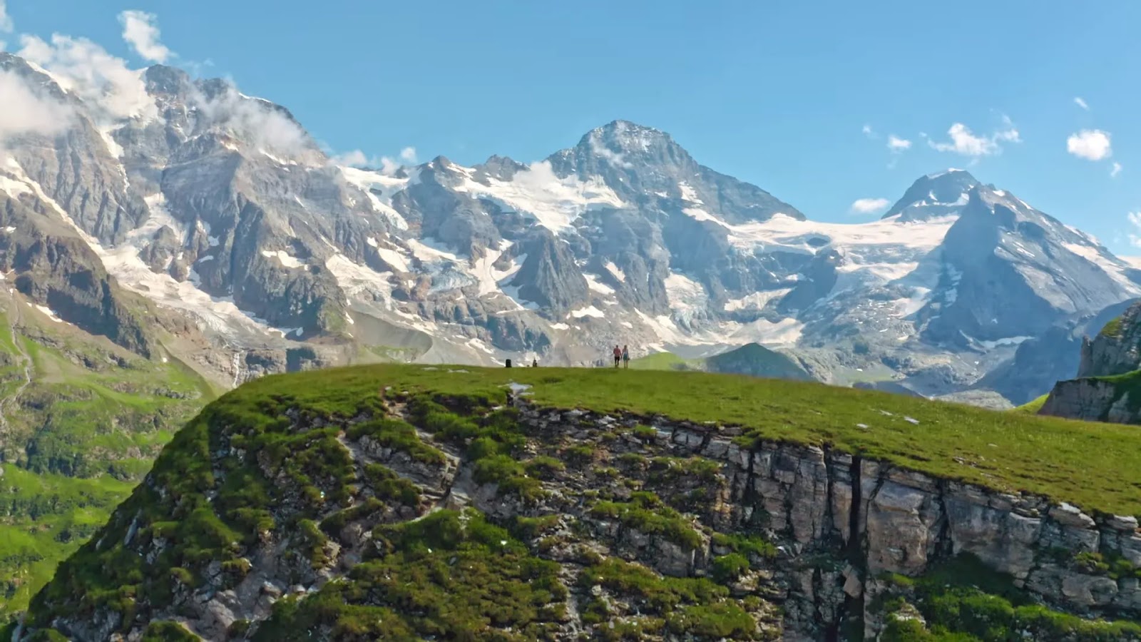 Unforgettable Swiss Adventure: Hiking Through a 3km Tunnel to Limmernsee