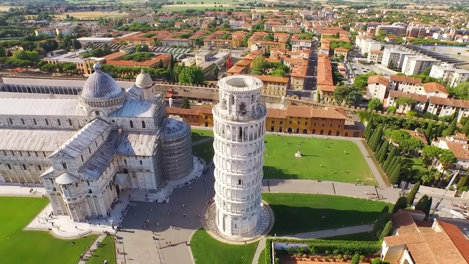 Camper Van Adventure in Italy: Exploring a Seaside Castle and the Leaning Tower of Pisa