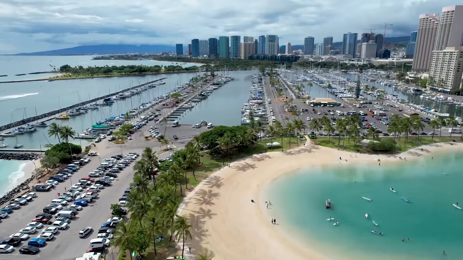 Oahu Adventure: Exploring Waikiki, Beaches, and Local Delights with Family